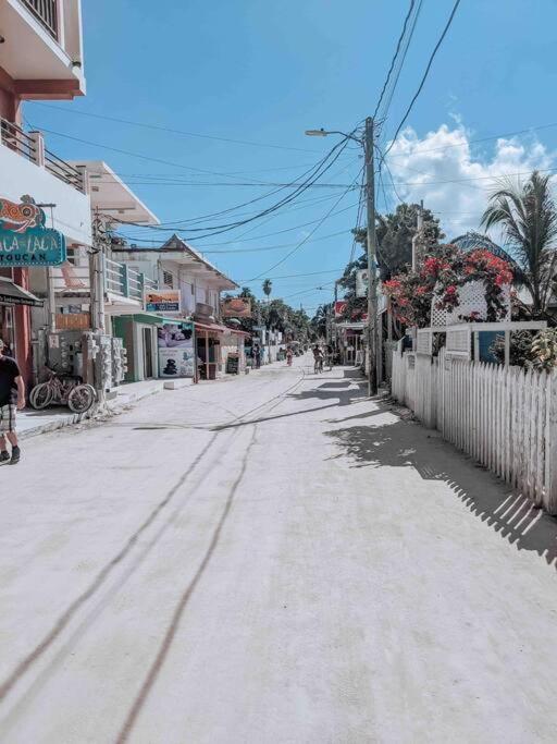 Vacation Home Blue Lotus Caye Caulker Exterior foto